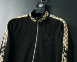 Picture of LV SweatSuits _SKULVM-4XL24cn11629318